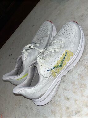 Hoka Mach 6 in the "White / Nimbus Cloud" colorway | size 12d